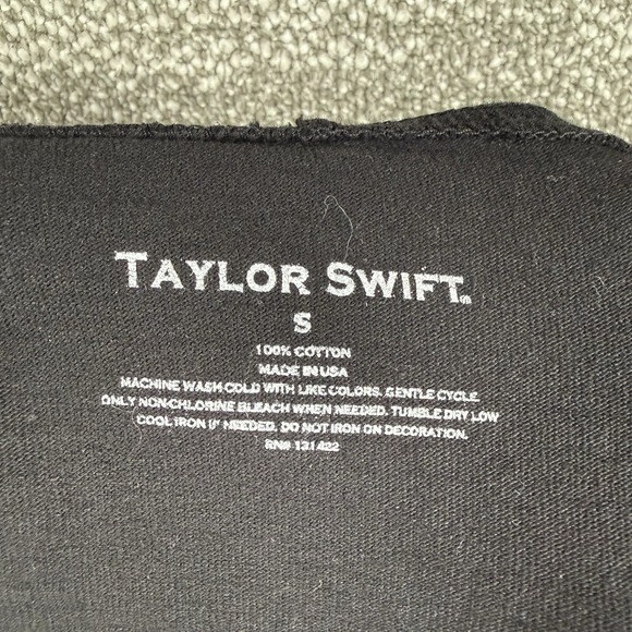 Taylor Swift Reputation Tour Hoodie Small Black Pullover Spirit Jersey RARE - Picture 2 of 9